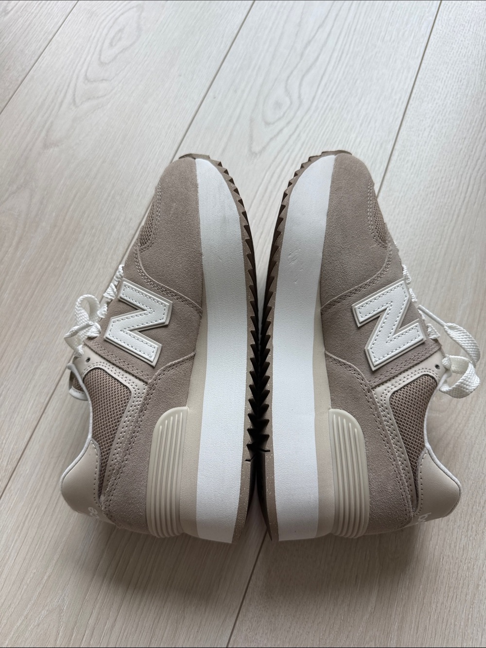 New Balance 574 Women's Taupe and White Platform Sneakers Size 8 - Picture 5 of 7